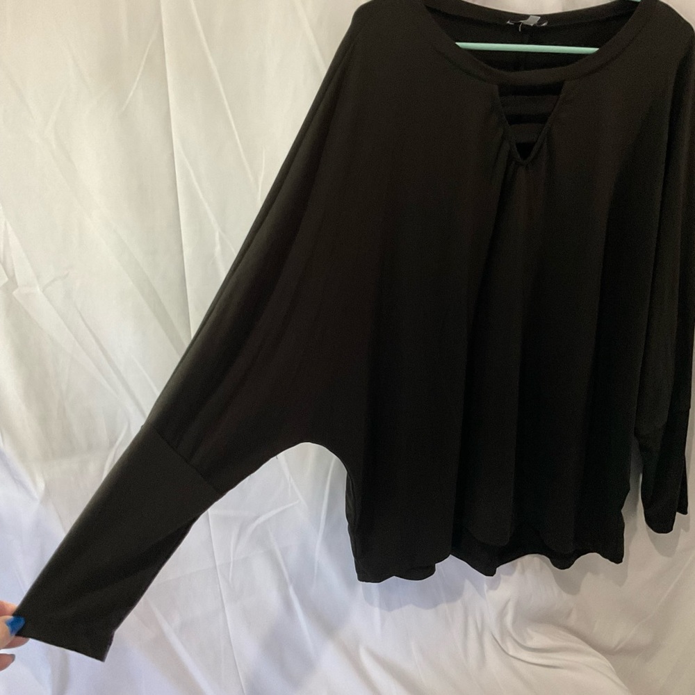 White Birch Plus Size Women’s Black Dolman Cut Batwing Sleeves Plus Size 2X - Picture 3 of 8